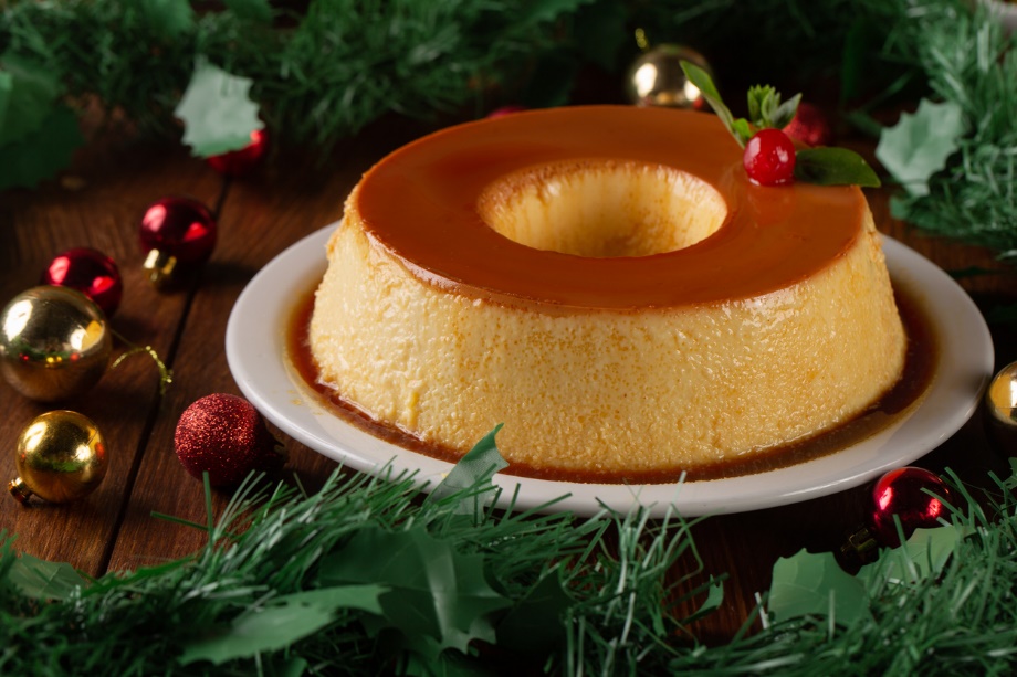 A flan on a plate
